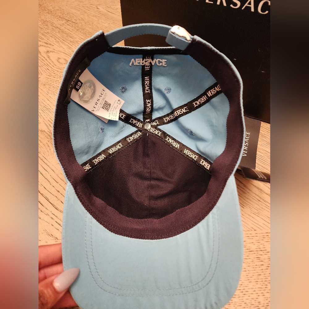 📣SOLD OUT! NWT Unisex Versace Logo Blue Hat - Picture 7 of 7